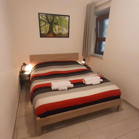 Comfy&Cozy Flat In Fiumicino Center Appartement Buitenkant foto