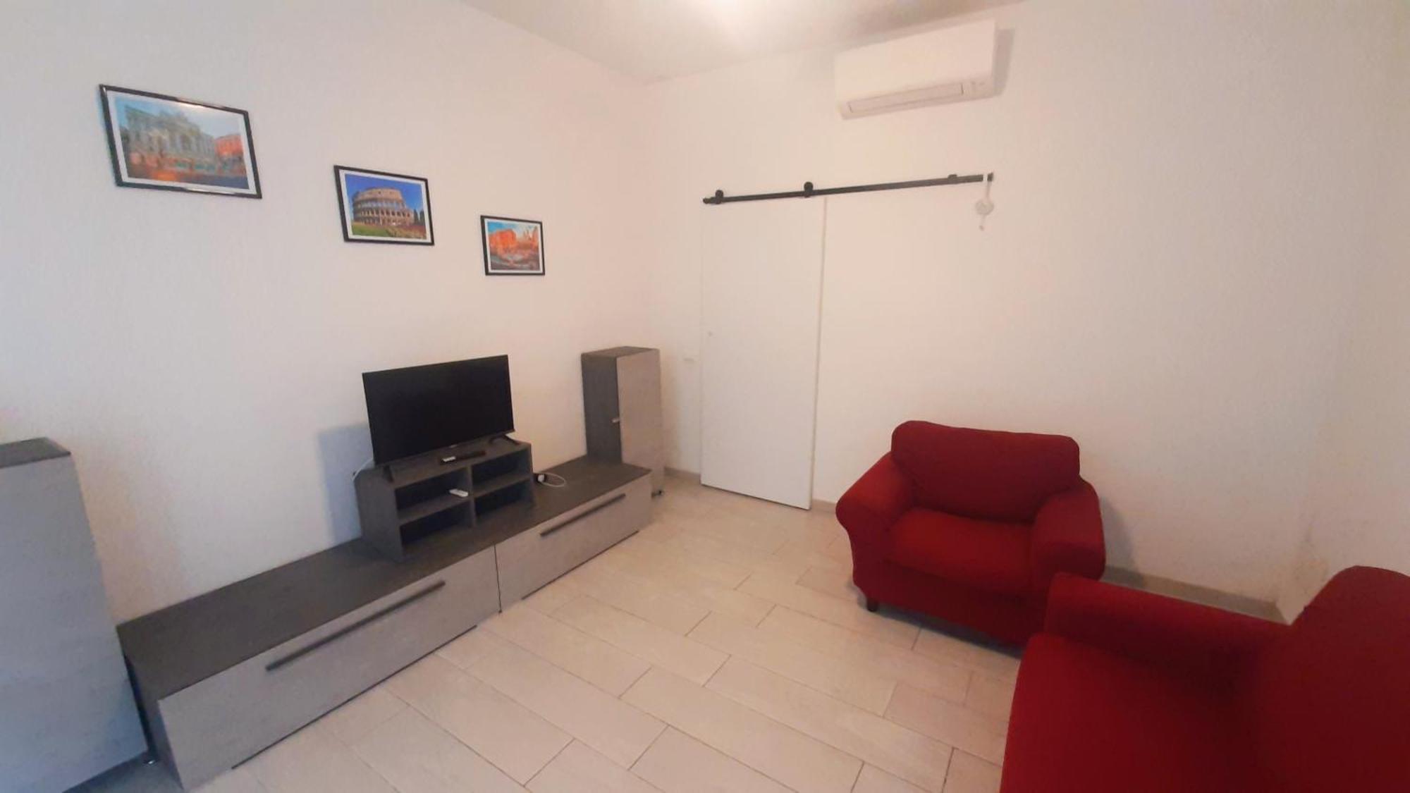 Comfy&Cozy Flat In Fiumicino Center Appartement Buitenkant foto